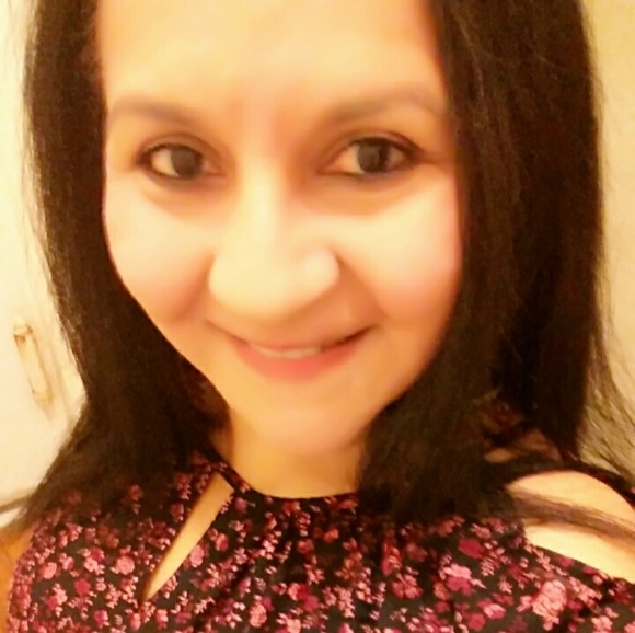 Meet your Posher, Gina - Picture 1 of 1